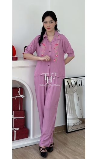 Bộ dài màu, tay lỡ, thân và cổ thêu bông, cổ sơ mi 