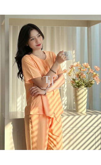 Bộ tole QDTN, cổ V, nút cài
